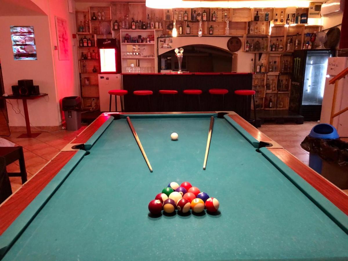 Whole Basement Former Pub3 For Bachelor / Bachelorette Party Boedapest Buitenkant foto