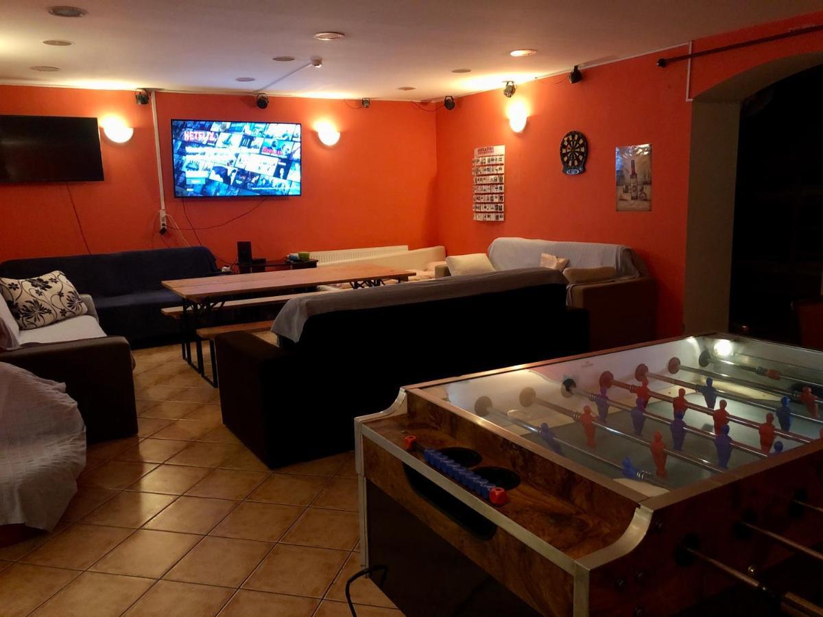 Whole Basement Former Pub3 For Bachelor / Bachelorette Party Boedapest Buitenkant foto